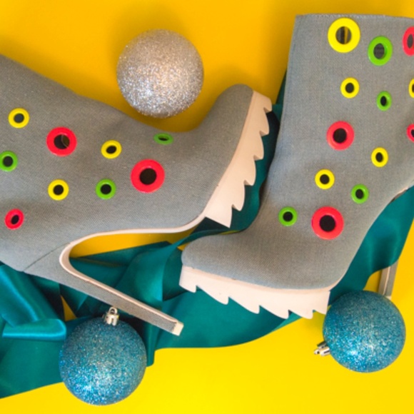 Privileged Midway Eyelet Bootie Denim Heels White - Picture 2 of 4